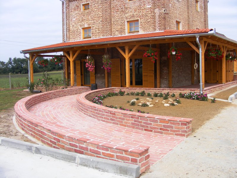 rusztikus szeletelt t�gla j�r�lap k�lt�ri