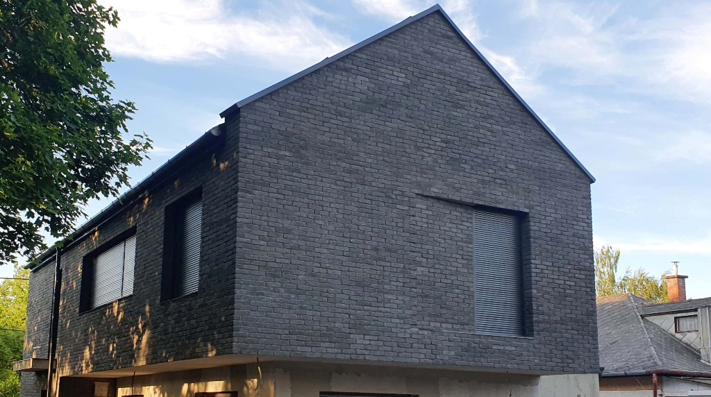 rusztikus antracit s�t�t sz�rke t�gla t�glaburkolat szeletelt v�gott t�gla