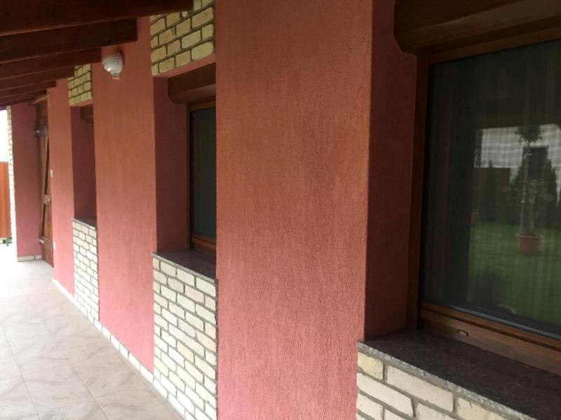 kr�m sz�n� t�gla