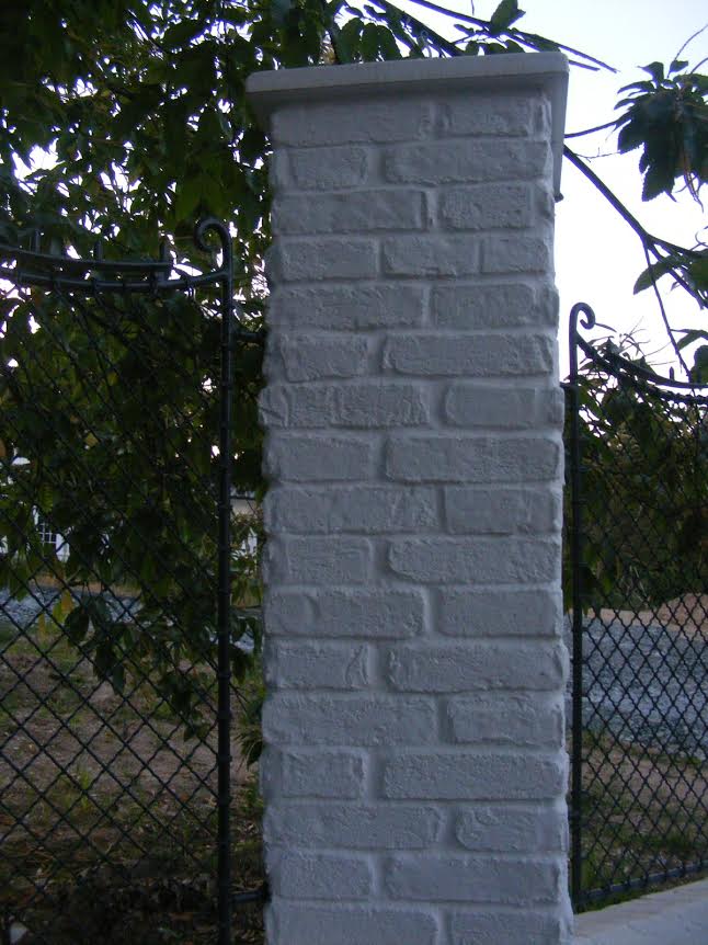 rusztikus t�glaburkolat feh�r fest�s meszelve