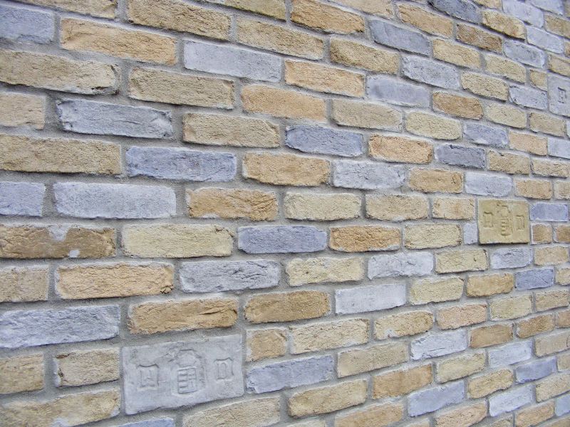 S�rga sz�rke t�gla burkolat