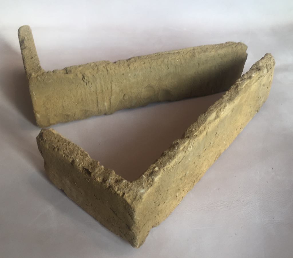 rusztikus sarokelem s�rga p�rk�nyelem