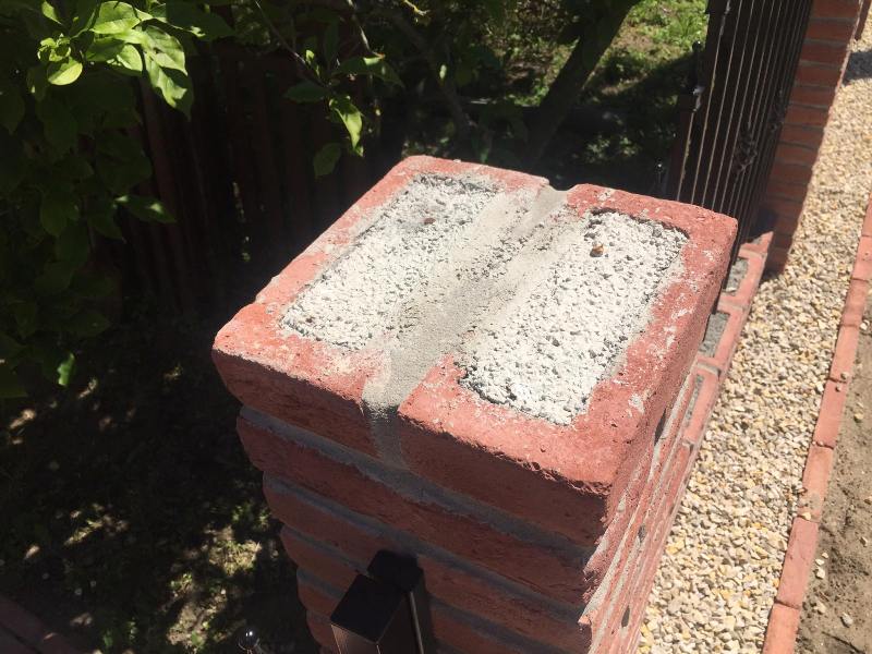 Rusztikus nagym�ret� betont�gla zsaluk� t�glav�r�s