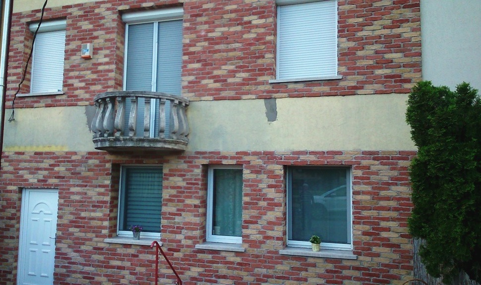 szeletelt t�gla vegyes sz�nben 